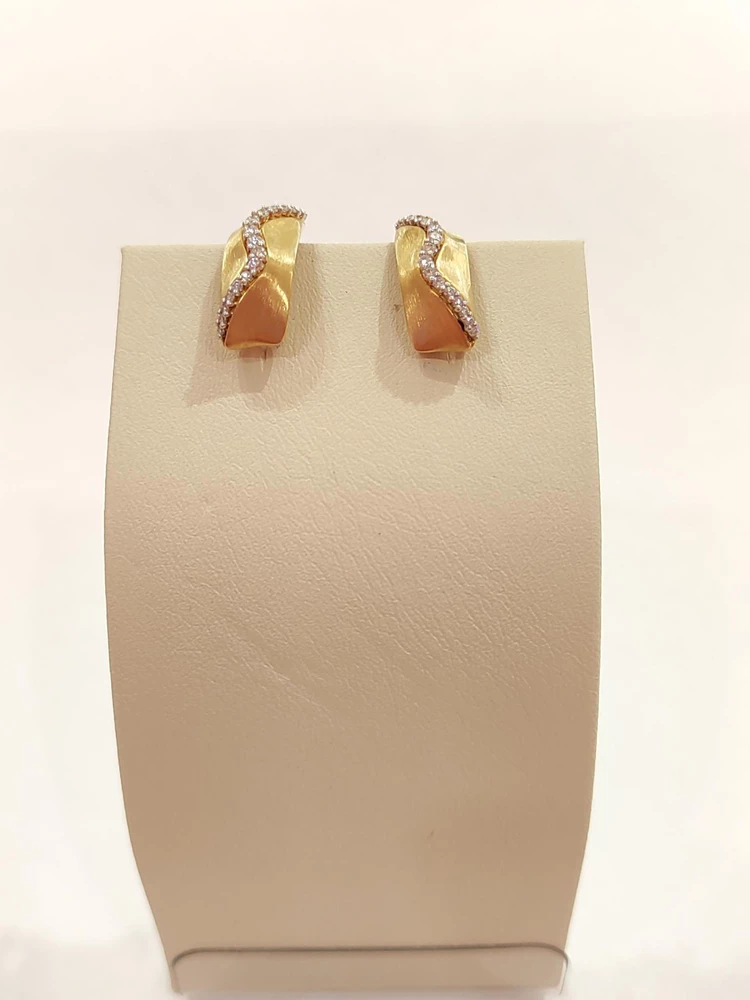 Серьги с бриллиантом из желтого золота 585 пробы